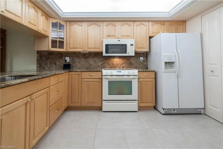 2069 W Lakeview  BLVD, North Fort Myers, FL 33903