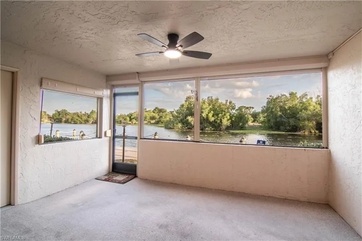 2069 W Lakeview  BLVD, North Fort Myers, FL 33903