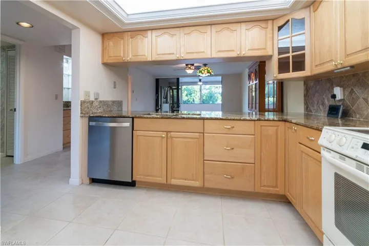 2069 W Lakeview  BLVD, North Fort Myers, FL 33903