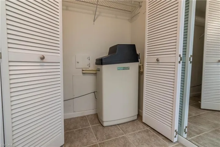 2069 W Lakeview  BLVD, North Fort Myers, FL 33903