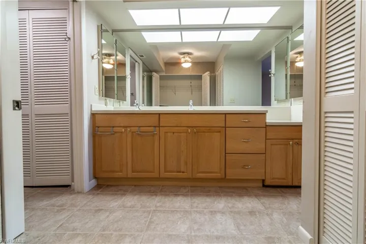 2069 W Lakeview  BLVD, North Fort Myers, FL 33903