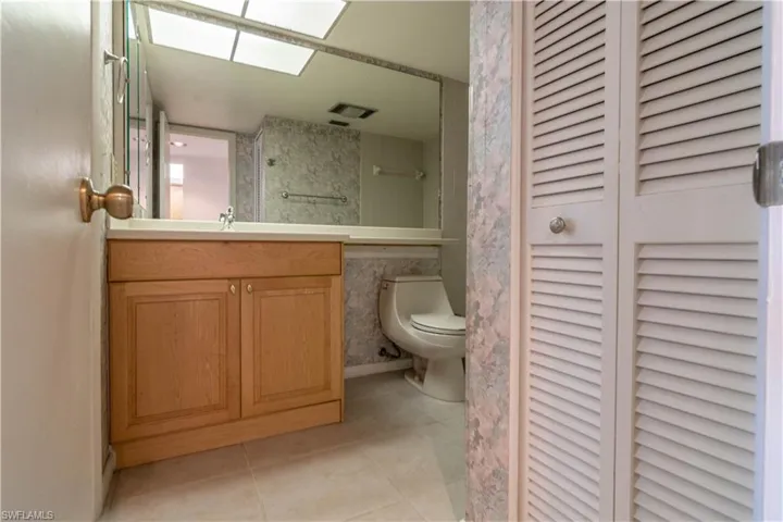2069 W Lakeview  BLVD, North Fort Myers, FL 33903