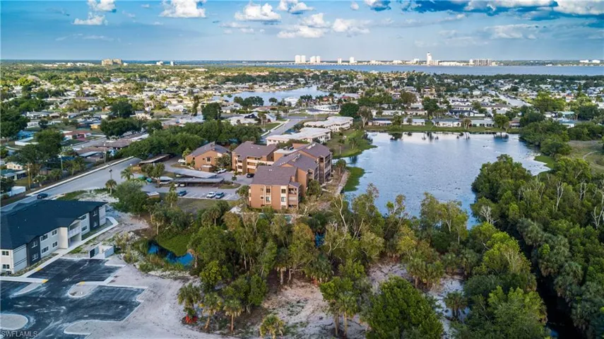 2069 W Lakeview  BLVD, North Fort Myers, FL 33903