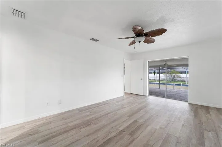 3657 SE 5th  CT, Cape Coral, FL 33904