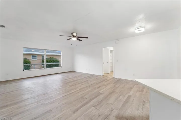 3657 SE 5th  CT, Cape Coral, FL 33904