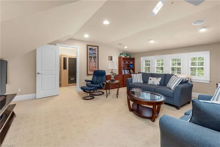 GIGANTIC bonus room