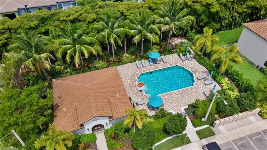 8968 Madrid Cir, Naples, Florida 34104