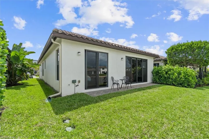 8968 Madrid Cir, Naples, Florida 34104