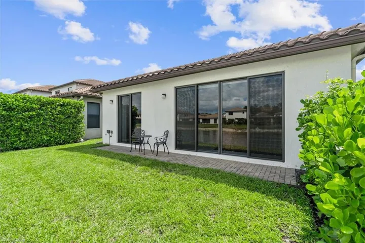 8968 Madrid Cir, Naples, Florida 34104