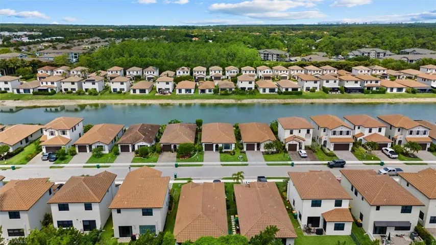 8968 Madrid Cir, Naples, Florida 34104