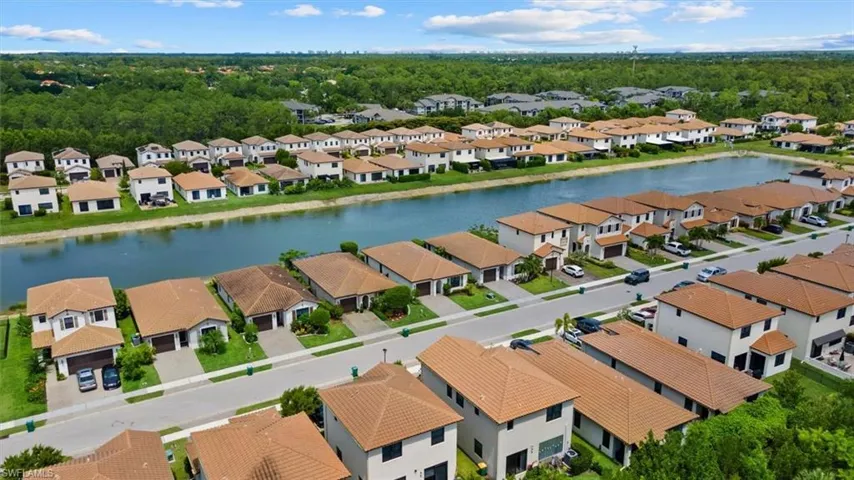 8968 Madrid Cir, Naples, Florida 34104