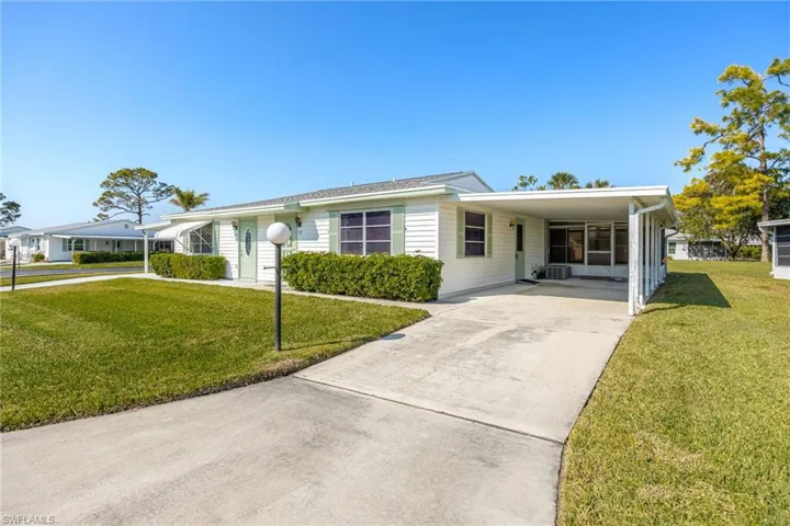 13 Pinewood Blvd, Lehigh Acres, Florida 33936