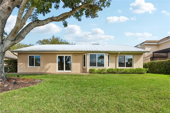 5118 Harrogate Ct, Naples, Florida 34112