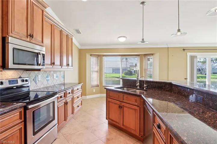 5118 Harrogate Ct, Naples, Florida 34112