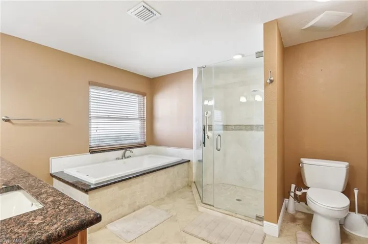 5118 Harrogate Ct, Naples, Florida 34112
