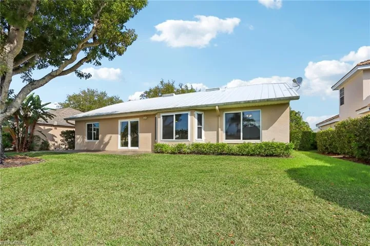 5118 Harrogate Ct, Naples, Florida 34112