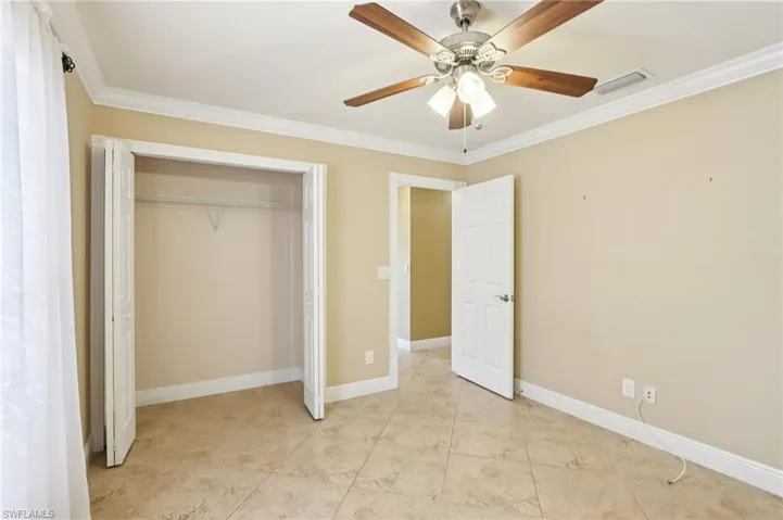 5118 Harrogate Ct, Naples, Florida 34112