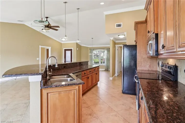 5118 Harrogate Ct, Naples, Florida 34112
