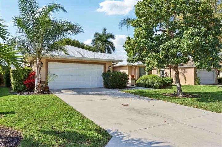 5118 Harrogate Ct, Naples, Florida 34112