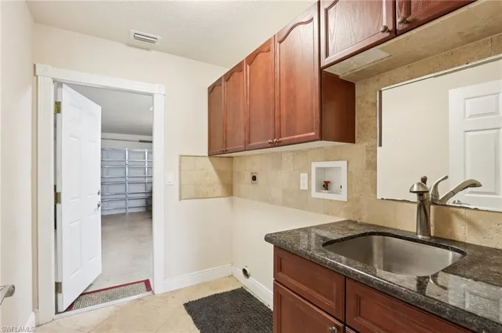 5118 Harrogate Ct, Naples, Florida 34112