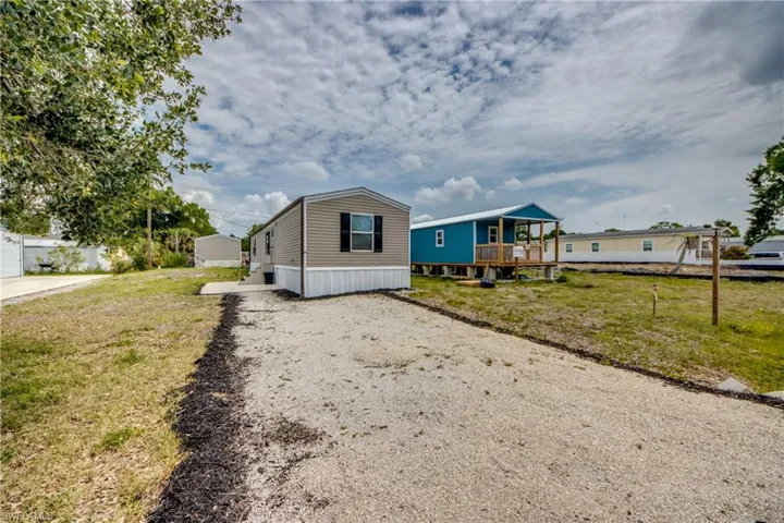 352  Sacramento  ST, North Fort Myers, FL 33903