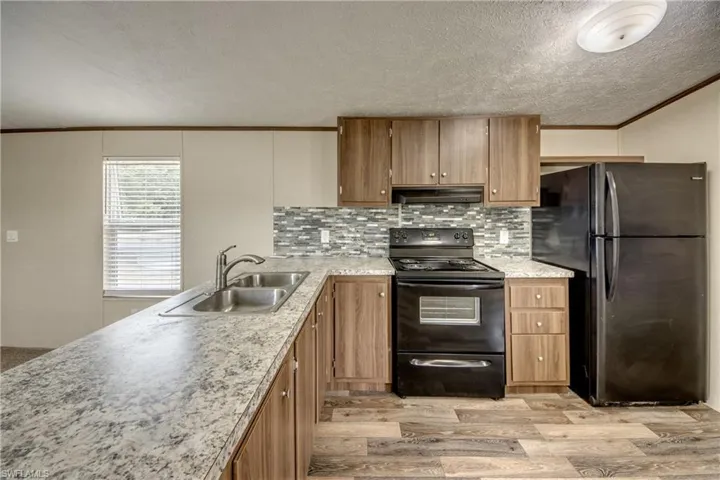 352  Sacramento  ST, North Fort Myers, FL 33903