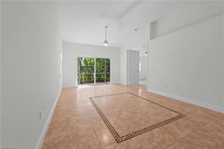 3520  Avion Woods  CT, Naples, FL 34104