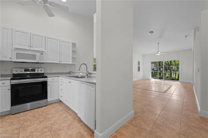 3520  Avion Woods  CT, Naples, FL 34104