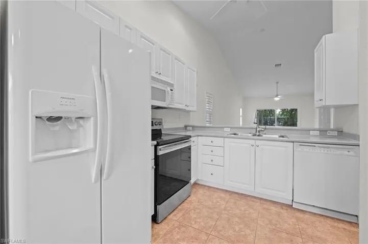 3520  Avion Woods  CT, Naples, FL 34104