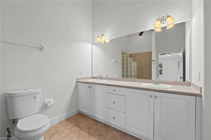 3520  Avion Woods  CT, Naples, FL 34104