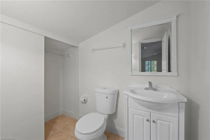 3520  Avion Woods  CT, Naples, FL 34104