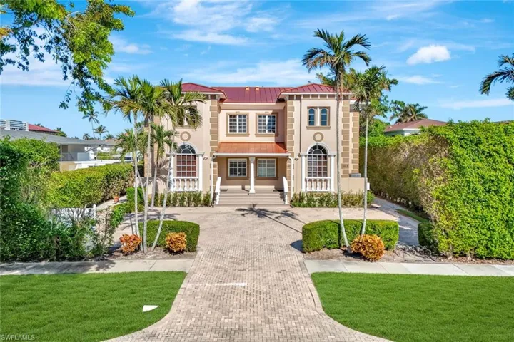 Lovely four unit residence. 1483 is on the bottom left (west)