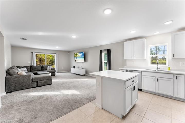 another vantage point showing room for the whole family