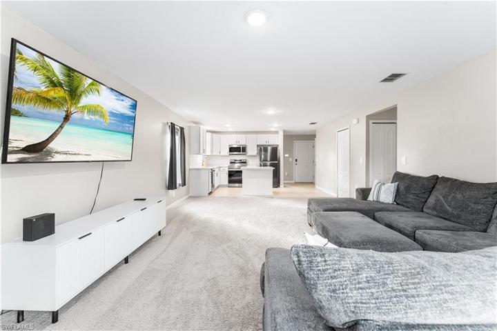 room for a dining room table on the left!