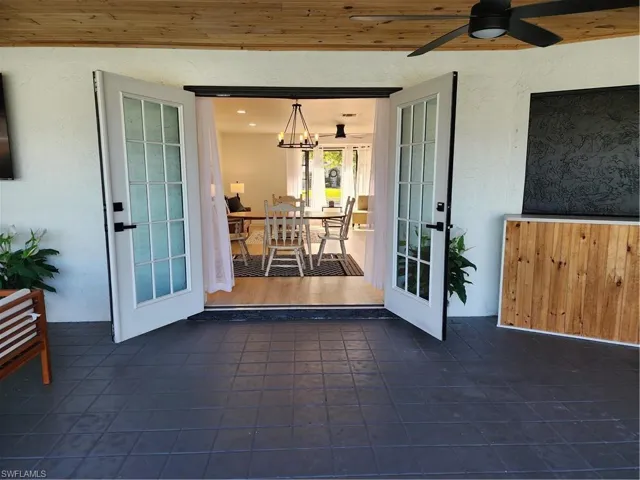 1009  El Dorado W PKWY, Cape Coral, FL 33914