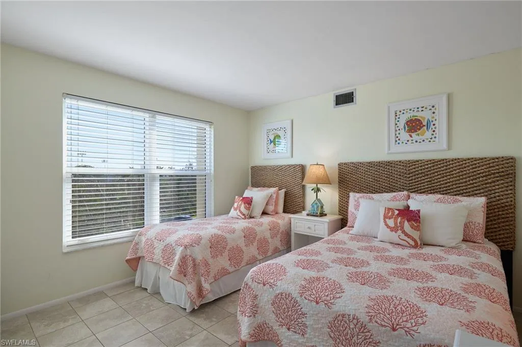 17080 Harbour Point DR, Fort Myers, FL 33908,225005006