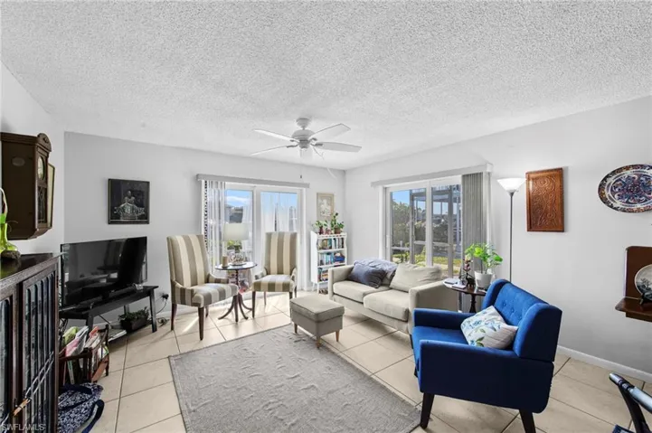 256  Palm  DR, Naples, FL 34112