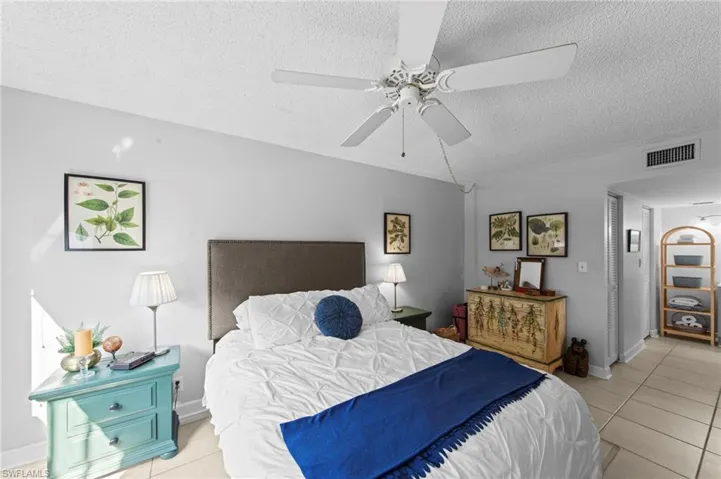 256  Palm  DR, Naples, FL 34112