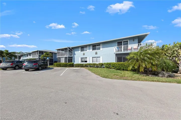 256  Palm  DR, Naples, FL 34112