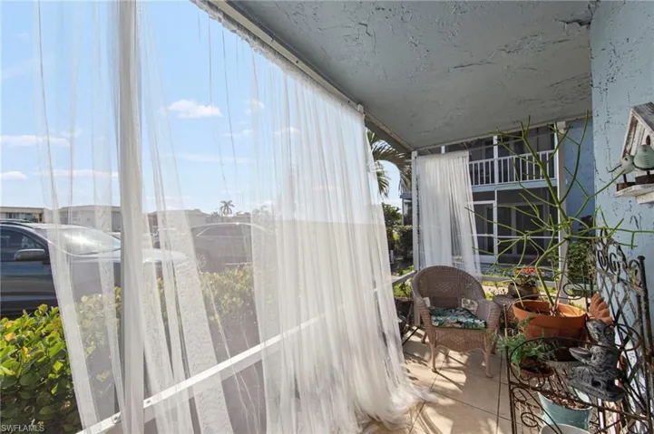 256  Palm  DR, Naples, FL 34112