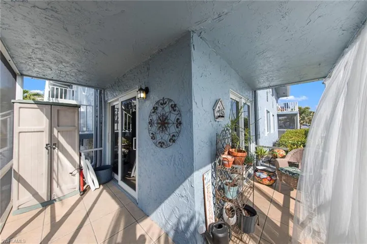 256  Palm  DR, Naples, FL 34112