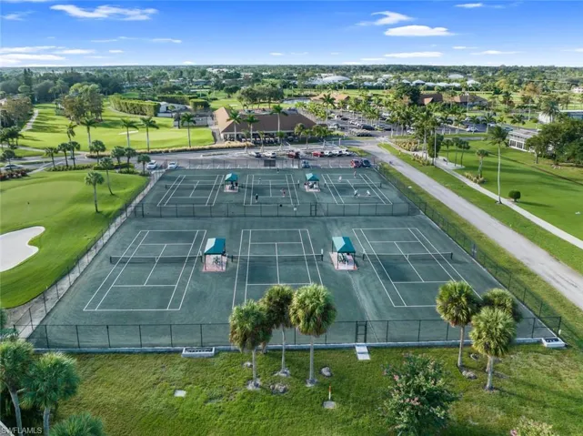256  Palm  DR, Naples, FL 34112