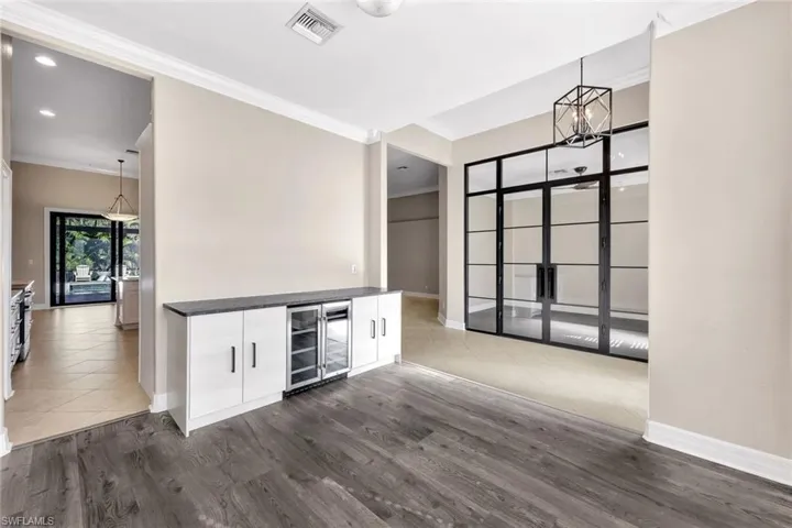 With build in bar and wine cooler