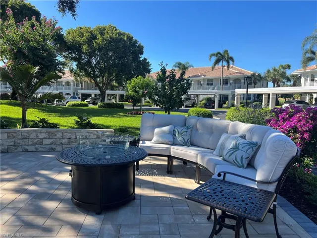 2345 Carrington Ct 6-102, Naples, Florida 34109