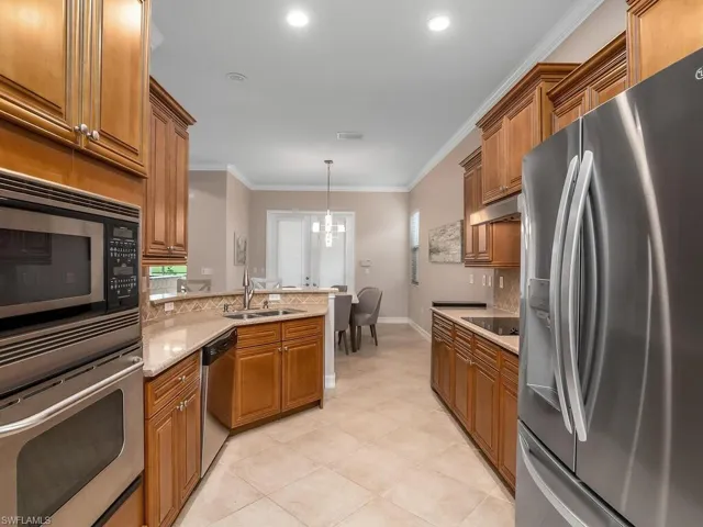 10212  Gator Bay  CT, Naples, FL 34120