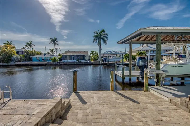 2757  Geary  ST, Matlacha, FL 33993