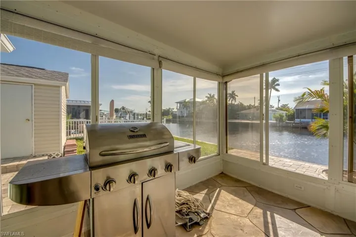 2757  Geary  ST, Matlacha, FL 33993