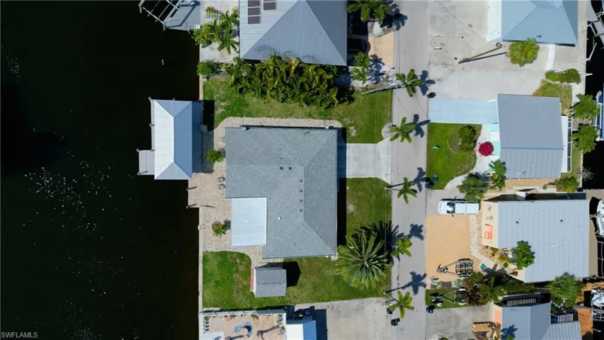 2757  Geary  ST, Matlacha, FL 33993