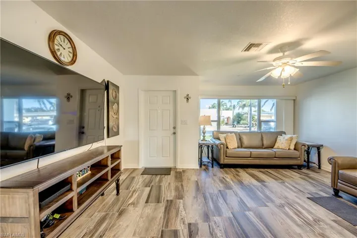 2757  Geary  ST, Matlacha, FL 33993
