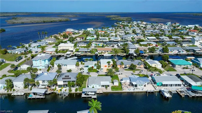 2757  Geary  ST, Matlacha, FL 33993